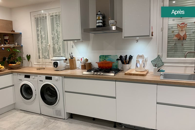 Photo d'une cuisine après la mise en place de la décoration d'intérieure